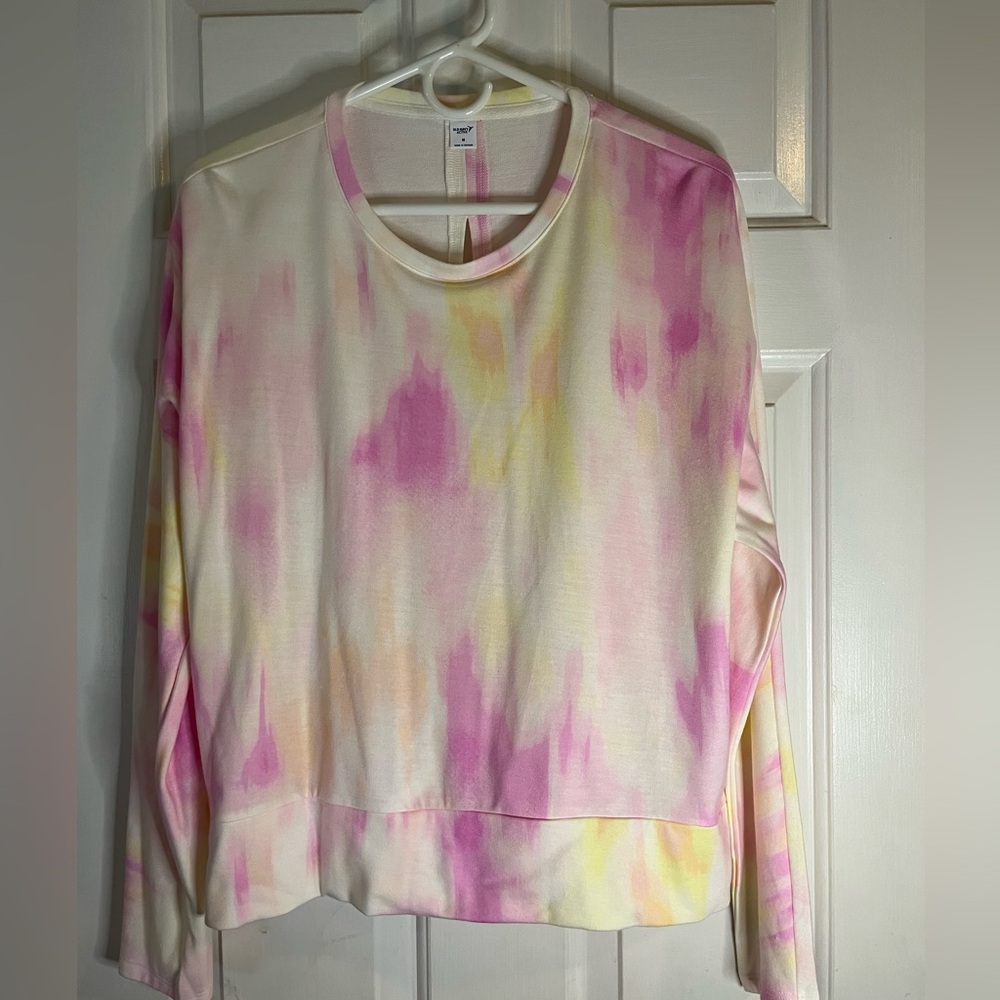 Old navy active top.